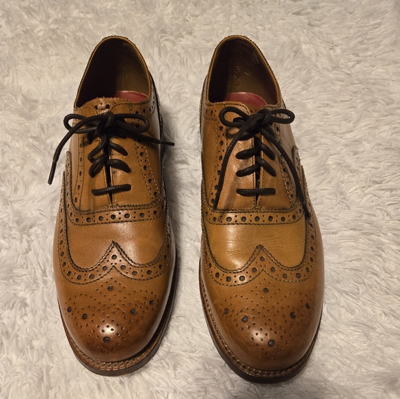 Grenson Stanley is a Classic Color Brown/Tan Size 10 Shoes